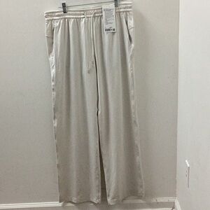 Women’s Lululemon Soft Jersey Straight Leg Mid Rise Pant